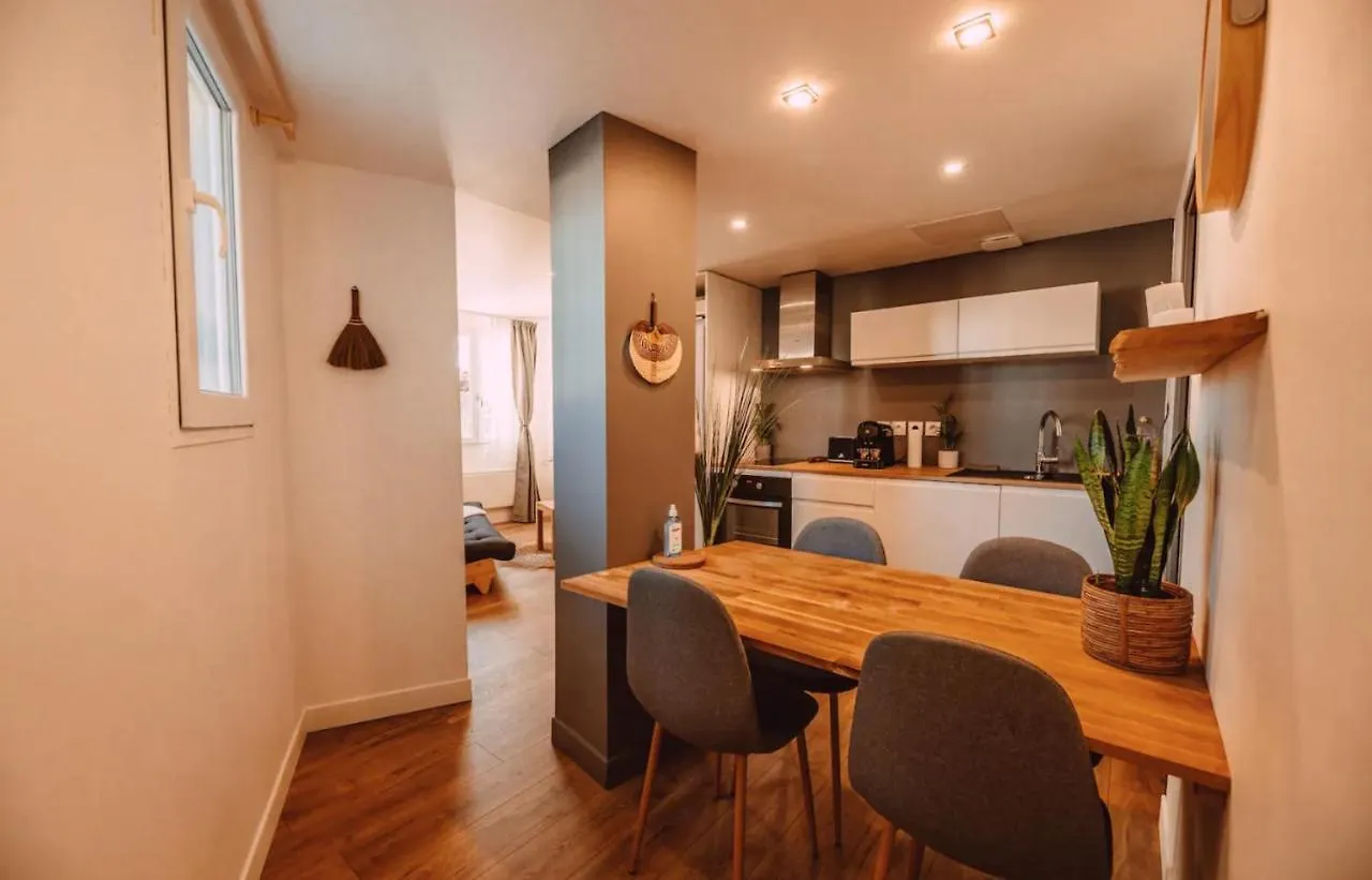 La Casa Bali Apartment Irigny